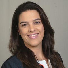 Headshot of speaker Vanessa Pinheiro from USP